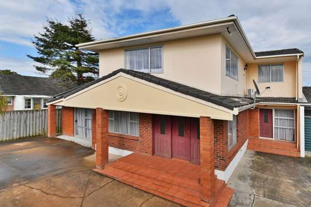 7 rooms + Rumpus, central Papatoetoe home