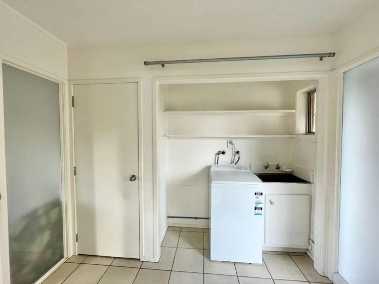 2/957a Beach Road Torbay_6