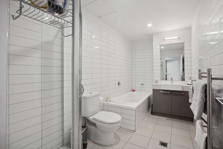 2A/84 Gunner Drive Te Atatu Peninsula_8