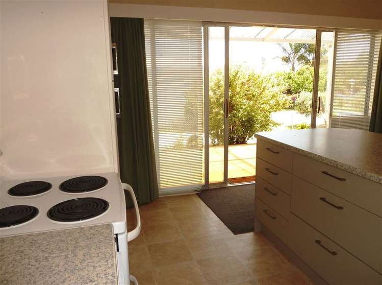 21 West Crescent Te Puru_7