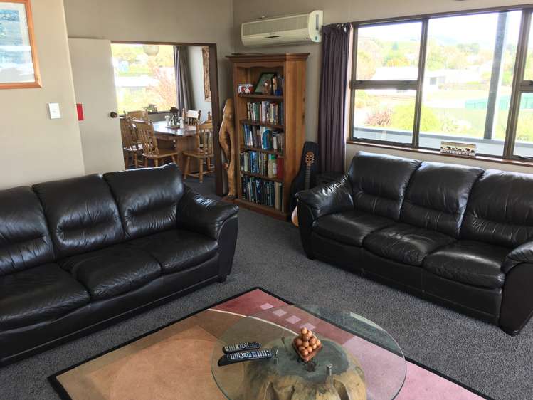 9 Waikawa Road Owaka_5