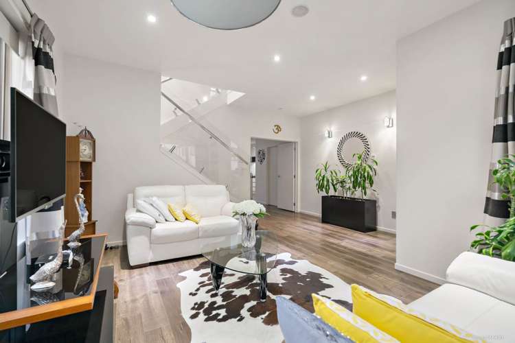 32 Rosewell Crescent Flat Bush_12