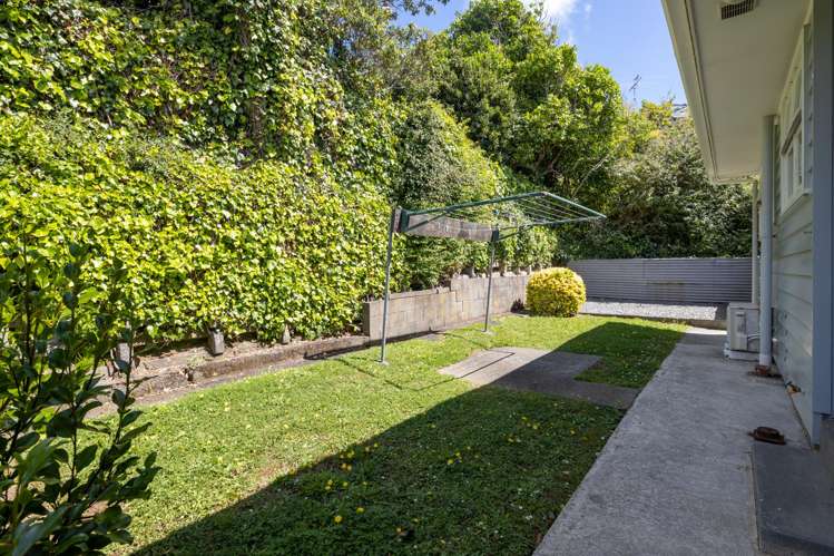 14 Kahikatea Grove Paparangi_8