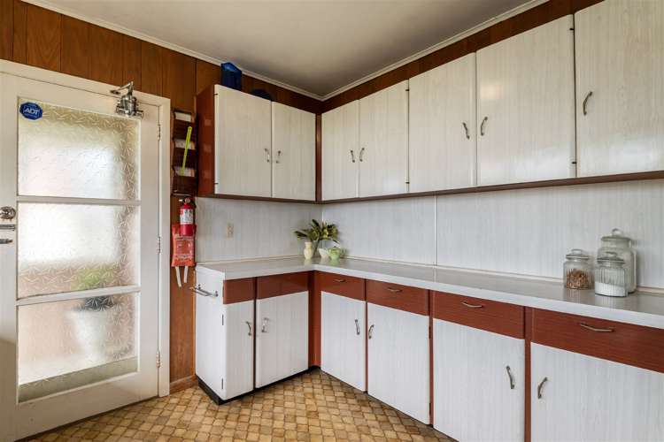 84 Royal View Road Te Atatu South_14