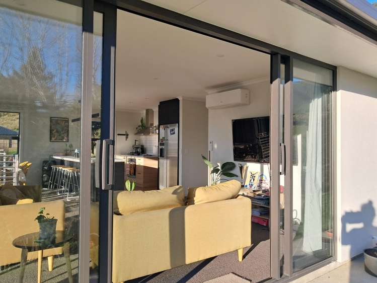 93 Sunningdale Drive Stoke_2