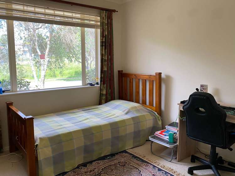 6 Midhurst Avenue Henderson_10