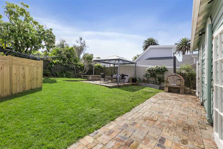 36 William Bond Street Stanley Point_5