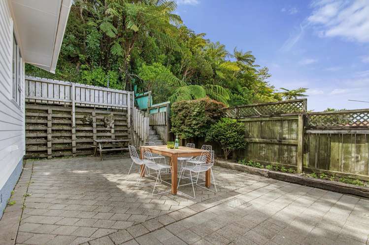 17 Gainsborough Grove Belmont_14