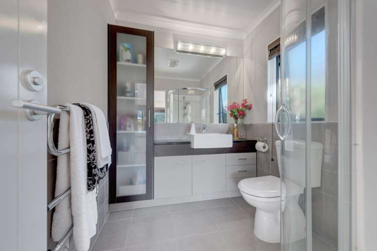 5 Columbia Crescent Beachlands_17