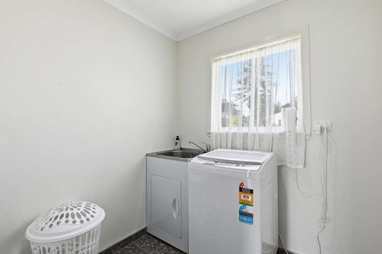 21 Russell Road Fairy Springs_10