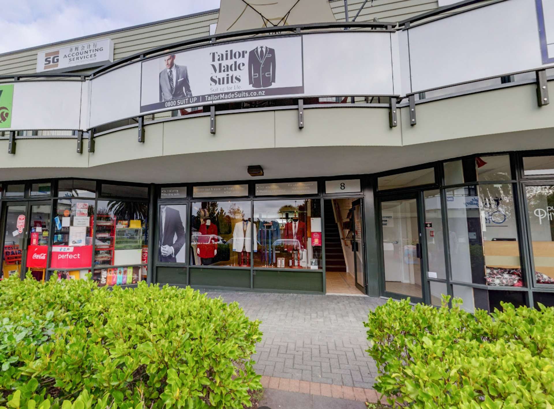 8/51 William Pickering Drive Rosedale_0