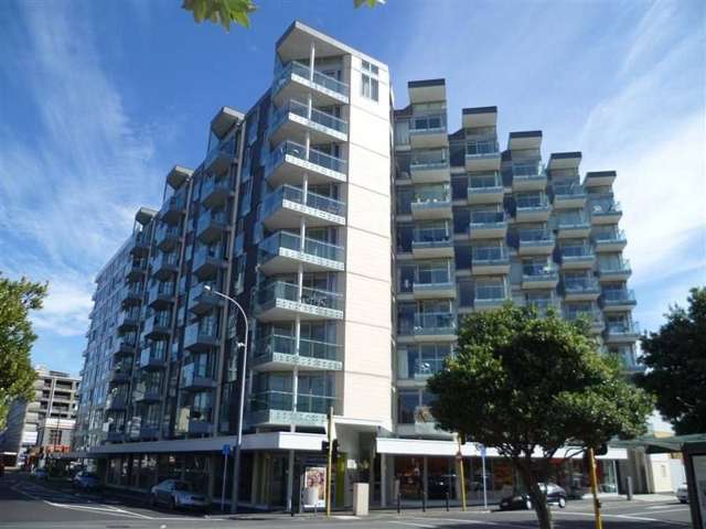 Executive 3 brm Furnished Apartment with Parking