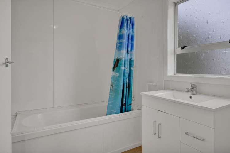 66 Cloten Road Stratford_12