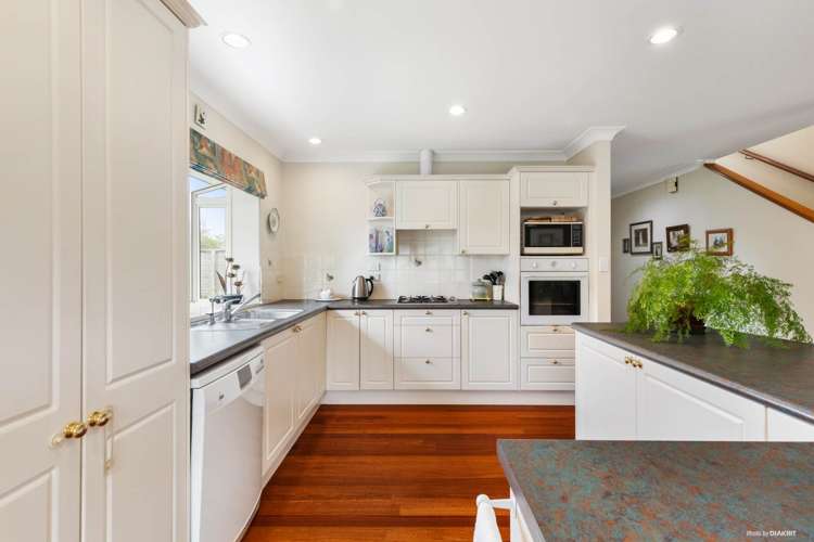 5 Idris Court The Gardens_11