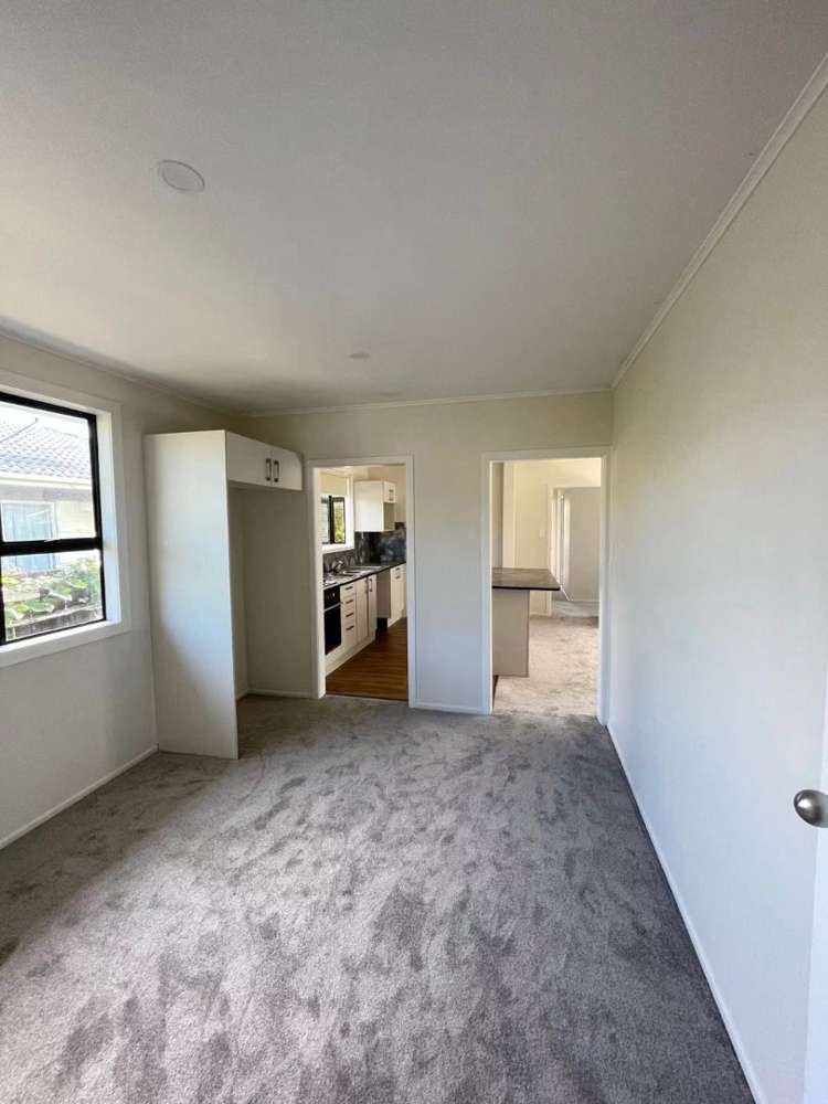 128 Cobham Crescent Kelston_15