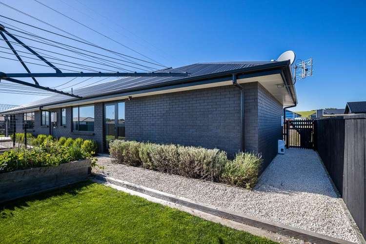 29 Honeyfield Drive Whalers Gate_27