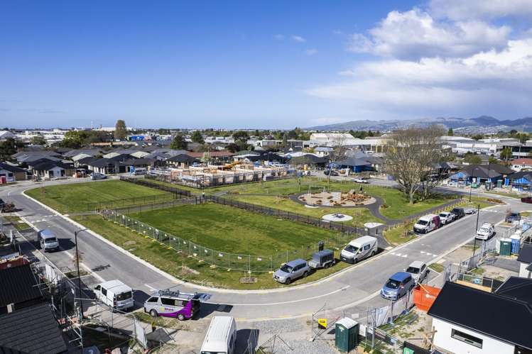 1/8 Akoranga Place Hornby_14