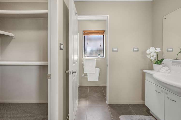 50 Percy Kinsman Crescent Riverstone Terraces_11