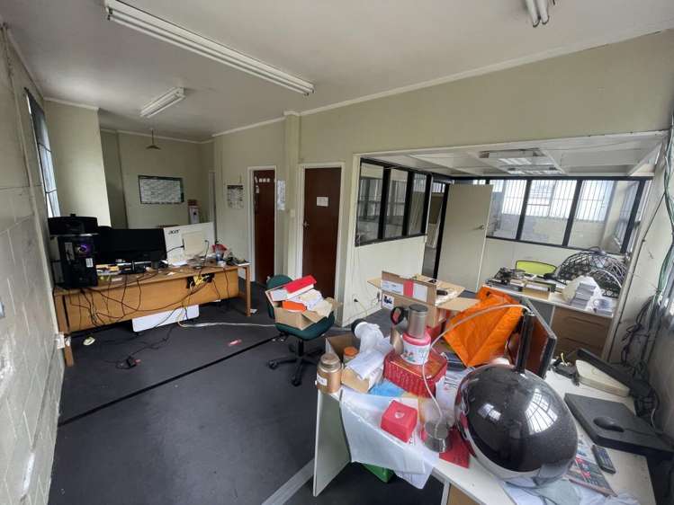 3122 Great North Road New Lynn_10