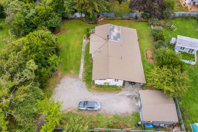 16a Clifton Avenue Carterton_23