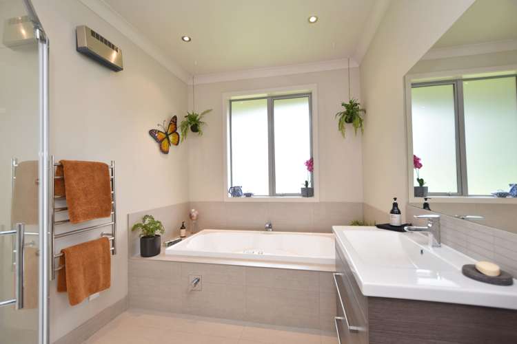 47 Matua Grove Otatara_14