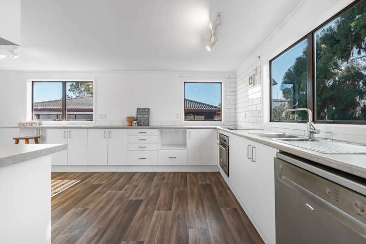 1/127 Moore Street Howick_17