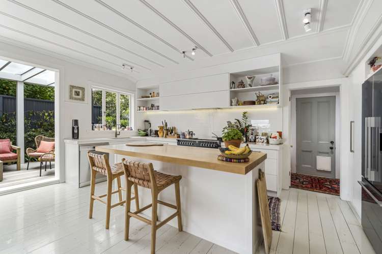 5 Turnbull Road Narrow Neck_8