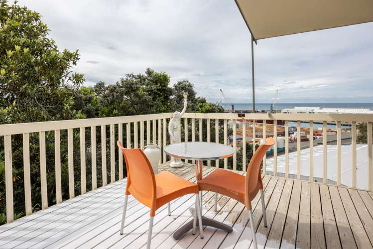 2 Karaka Road Bluff Hill_11