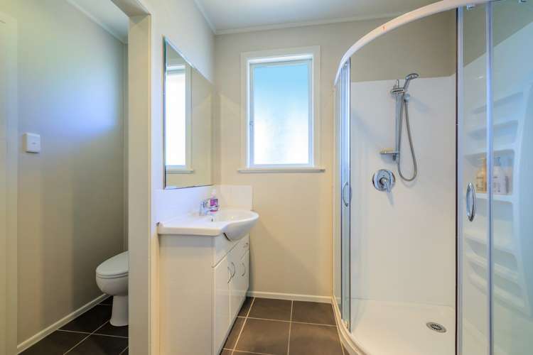 15 Tamariki Avenue Kelston_16