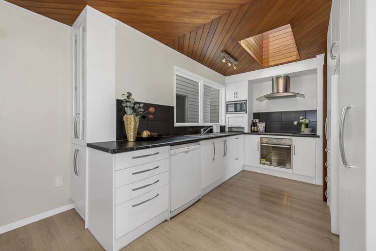 71 Beechdale Crescent Pakuranga Heights_7