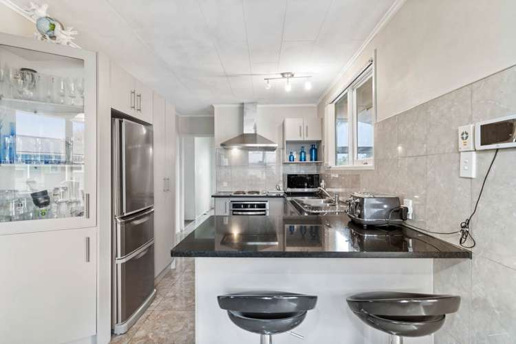 8 Cramond Drive Mangere East_14