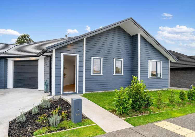 44 Metoriti Crescent_0