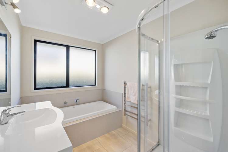 49 Links Drive Waiwhakaiho_15