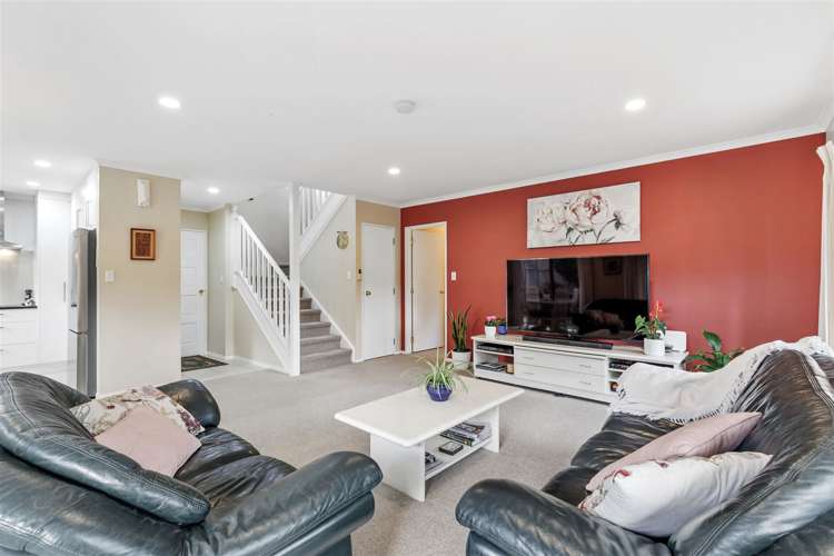 2/6 Pinewood Grove Botany Downs_5