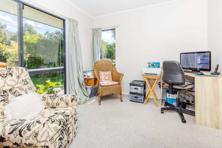 56 Lansdowne Crescent Glenview_14