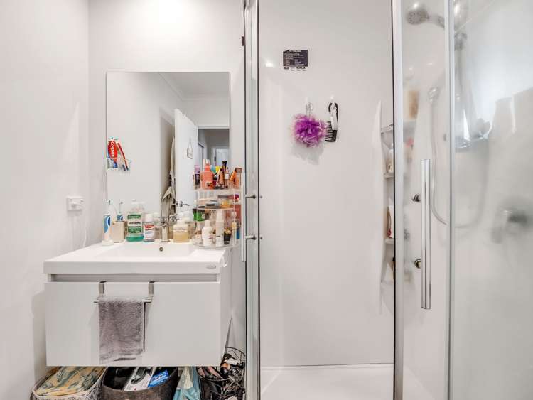 2/5 Jones Crescent Melville_12