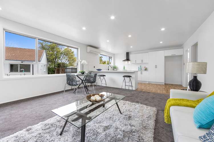 21 De Bloge Place Burwood_9