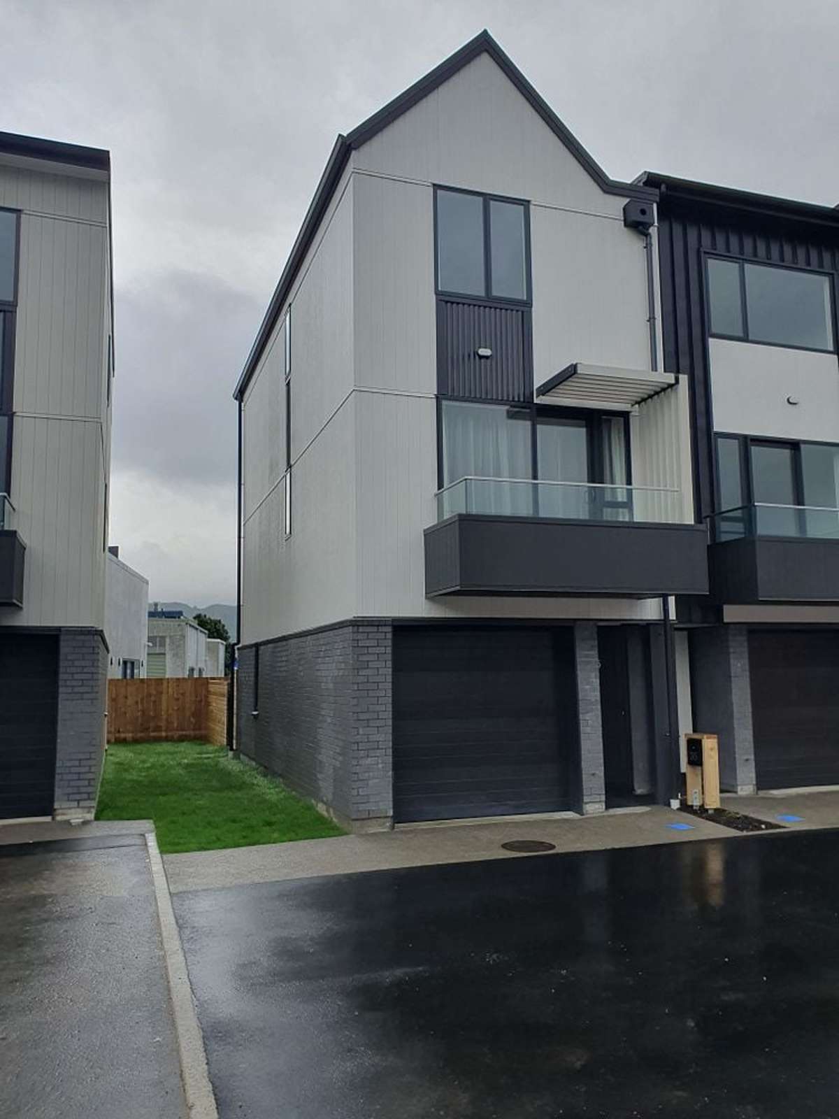 Experience Modern Urban Living in Petone 1