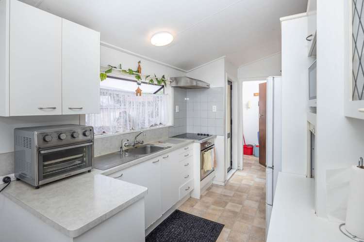 264 Clyde Street Hamilton East_11