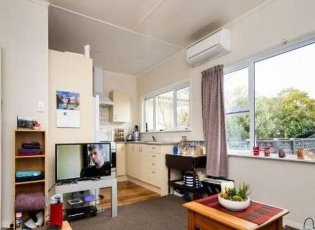2/49 Te Mata Road 10484_1
