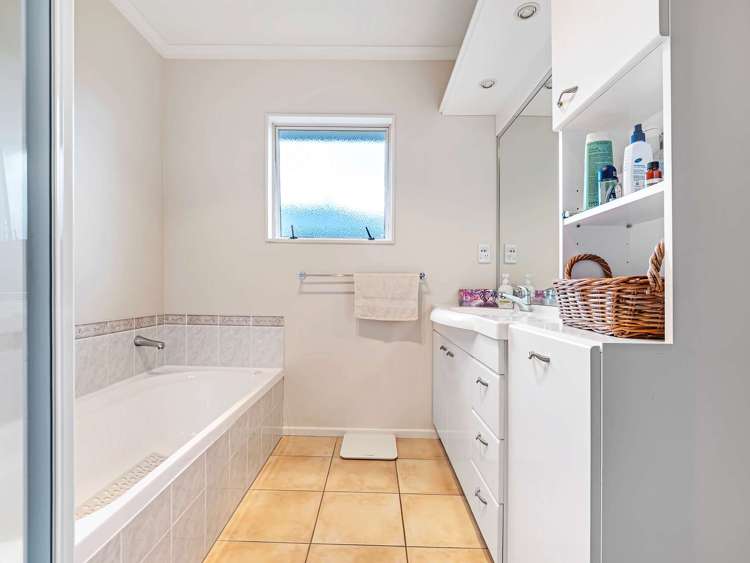 26 Duggan Drive Owhata_19