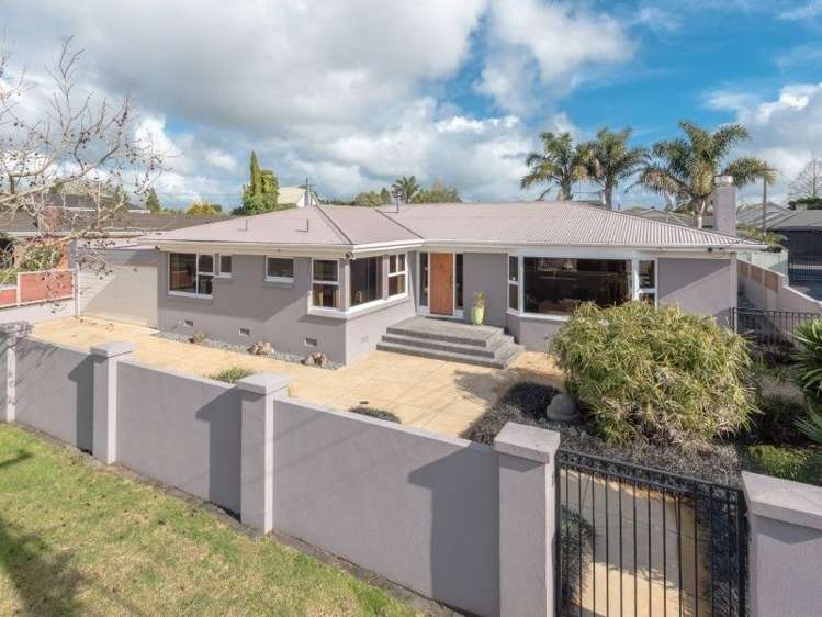 735 River Road Chartwell_25