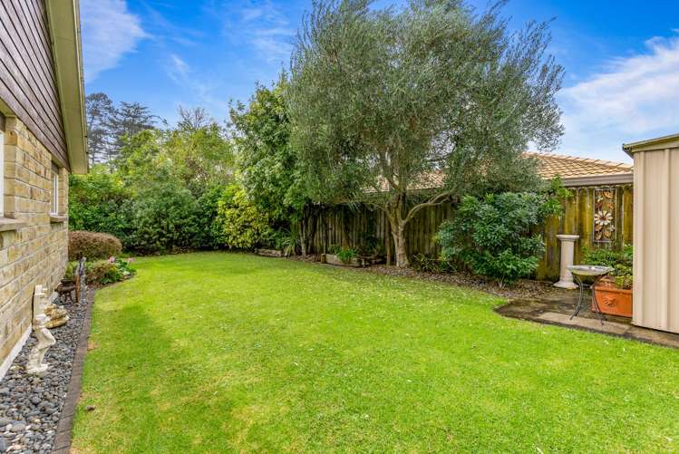 41 Headcorn Place Botany Downs_18