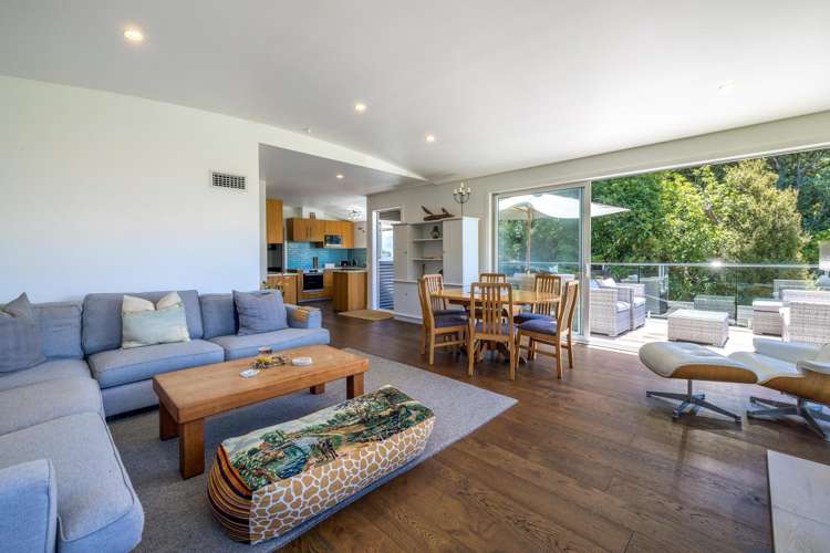 18 Victoria Road North Onetangi_11