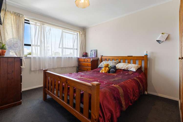 6 Springside Place New Lynn_11