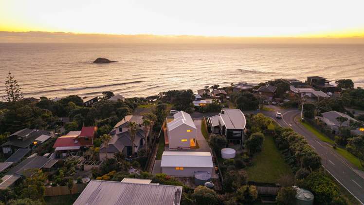 4 Ngatira Road Muriwai_28