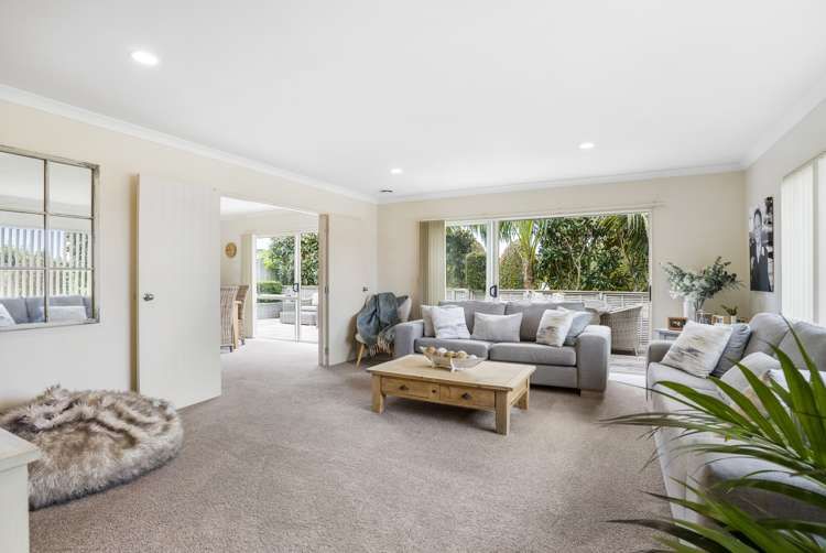 2 Columbia Crescent Beachlands_17