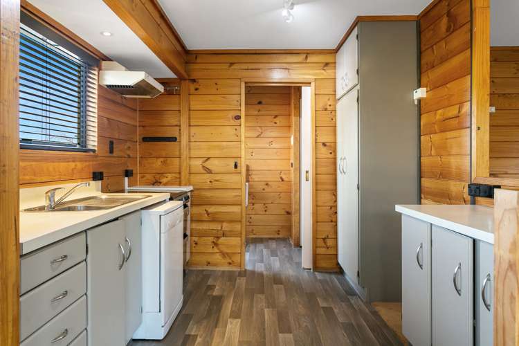 1 Boundary Road Waipahihi_4