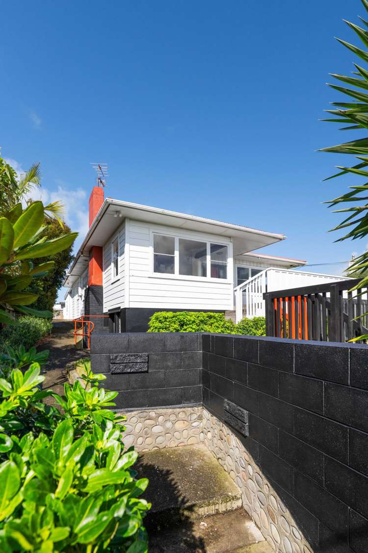 54 Waiwaka Terrace Strandon_24