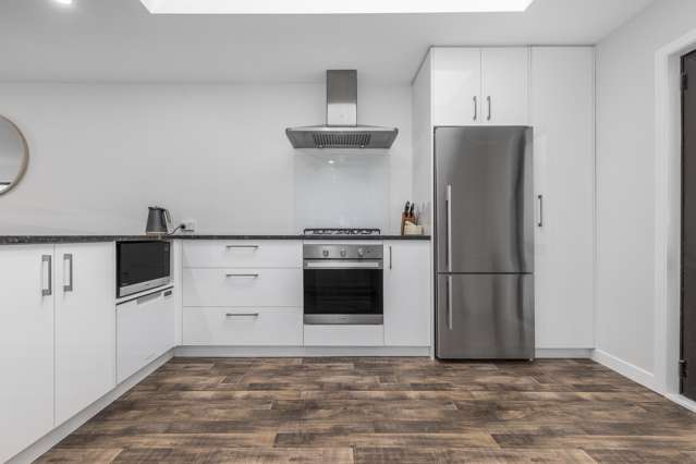 7/24 Acheron Road Paremata_3